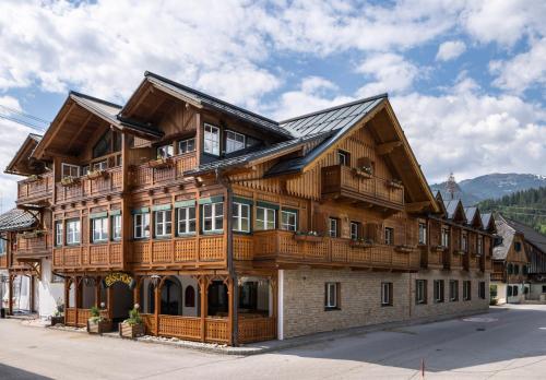 Wander- und Wellnesshotel Kanzler - Hotel - Bad Mitterndorf