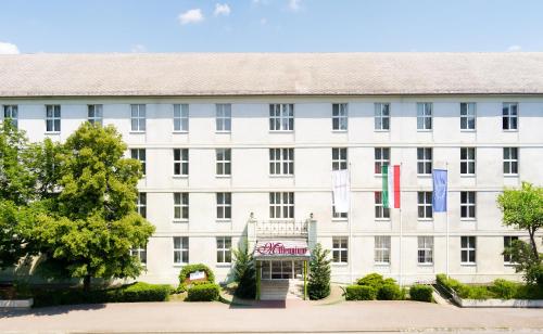 Hunguest Hotel Millennium - image 4