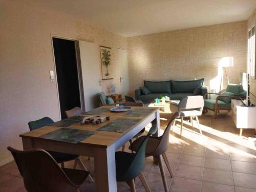 Maison de plein pied, 80m2, 2 ch., jardin clos in 屈伊伯龍