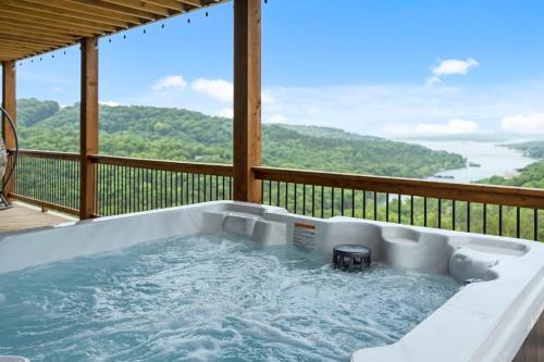 Ridgeview Retreat image