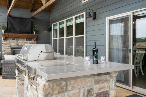Lake View Getaway Near SDC with Hot Tub Games Large Deck & Free Daily Activities - image 3