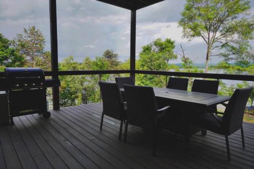 Amazing New House - Waterfront Getaway + Boat Dock thumb 3