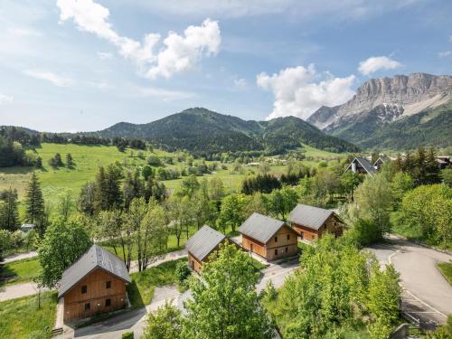 Two-Bedroom and 1 Cabin Apartment - 8 Persons