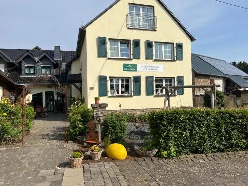 Ferienwohnung Zur Scheune in Lind, Deutschland