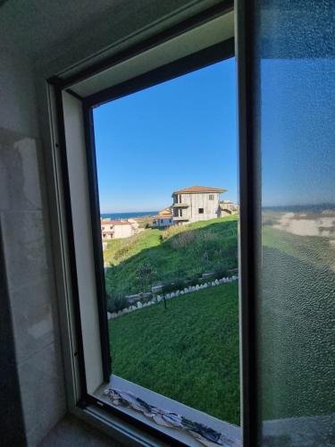Dārzs, I giardini del castello in Mandatoriccio Mare