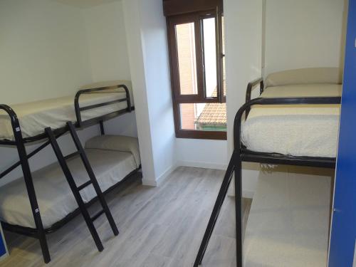 Albergue Roma Room Type - Quadruple Room with Private Bathroom
