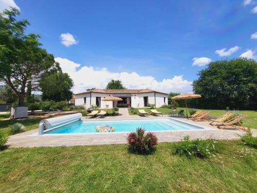 Villa 5 étoiles piscine chauffée 8 pers 'Casa Sista' by Casa FAMILIA Ardèche - Location, gîte - Sampzon