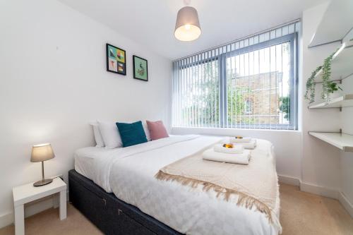 Modern and bright 2 BDR flat in Clapham Common