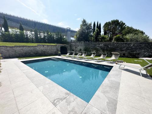 Residence Zangirolami - Luxury Garden and Balcony Apartments 3