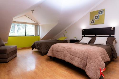 1 queen bed, 1 sofa bed