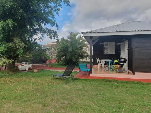 BUNGALOW BASSIN TROUVE in Sainte Anne