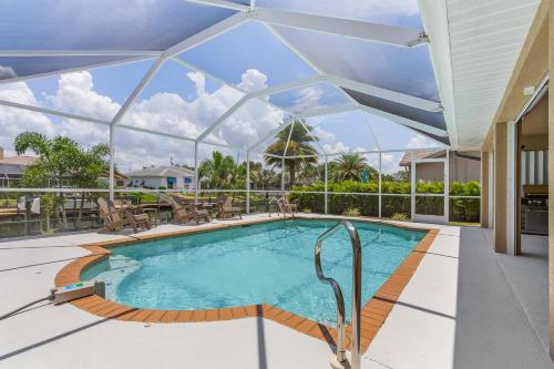 Gulf Access, Heated Pool, Bikes, Kayaks - Comfort on the H2O - Cape Coral - Roelens Vacations