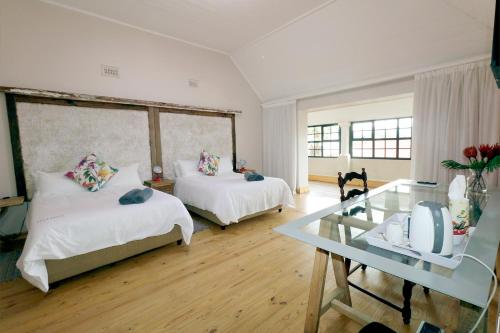 THE PLACE Muizenberg Room Type - Deluxe Quadruple Room