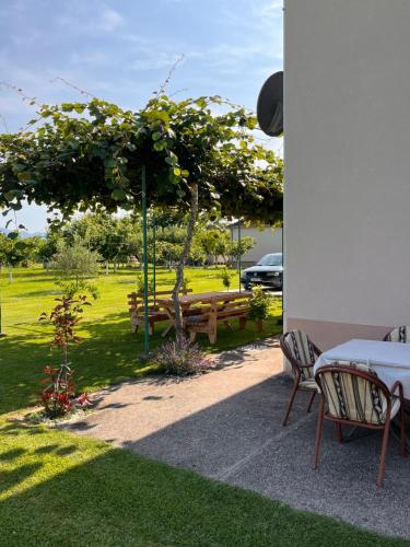 Apartment Helena Airport - image 5