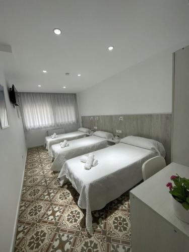 Hostal Nova Barcelona - image 11