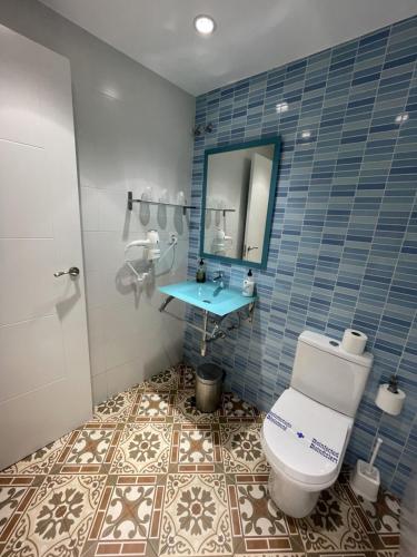 Hostal Nova Barcelona - image 4