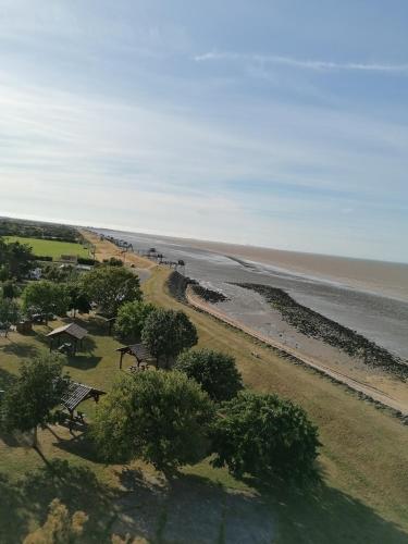 Maisonnette de charme entre plages et estuaire in Saint-Vivien-de-Medoc