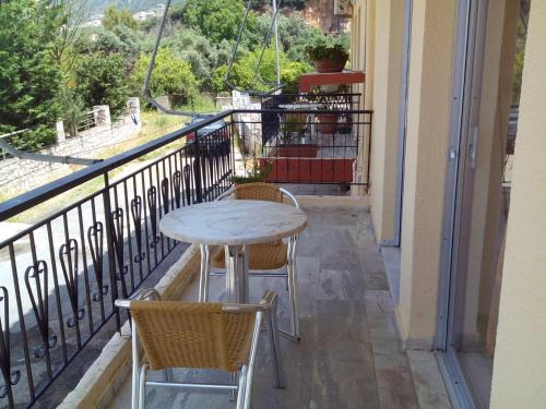 ระเบียง/ชานเรือน, Katerina Apartments in พาราเลีย เวอร์กาส