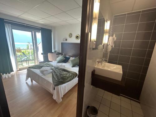 Deluxe Double Room - Lake View
