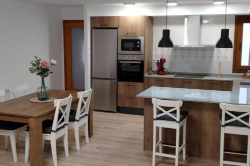 Konyha, Cal Josep del Moto - Castelló de Farfanya (Cal Josep del Moto - Castello de Farfanya) in Os de Balaguer