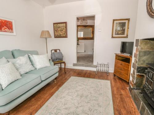 Elv Cottage Chester - image 8