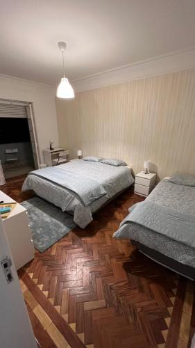 Habitacion Privada para 3 Grande con balcón 2