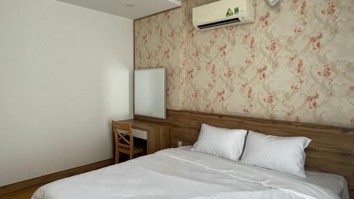 Two-Bedroom Apartment image 6