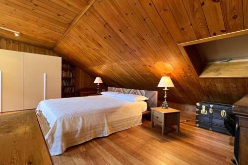  L´abete, bilocale su due piani in centro storico in Sondrio