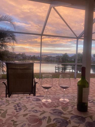 NEAR CLEARWATER AND TARPON SPRING WITH WATER VIEW in Holiday, USA