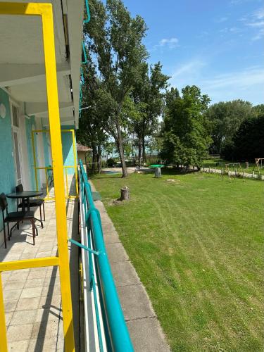 ทัศนียภาพ, Lelle Beach Club in บาลาตันเลลเล