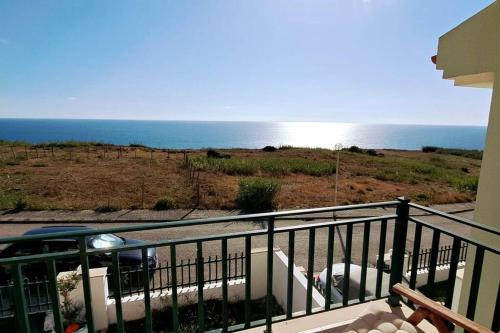 Skats, Sunset House Porto de Barcas - 3 rooms & Terrace in Praia Da Areia Branca