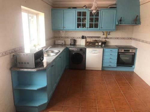 virtuve, Sunset House Porto de Barcas - 3 rooms & Terrace in Praia Da Areia Branca