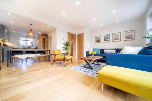 Huckleberry - Premium, Hot Tub, x2 Parking, Farm Shop Next door, Private Cornish Lane in Colan