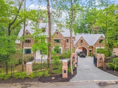 Adams Mansion, 10K Sqft, 7BD/7BA, 15min to Airport - Austell, GA