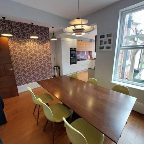 3 bed Luxury Victorian Home with Hot Tub in 特倫特布里奇