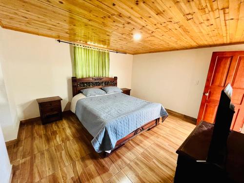 1 double bed, 1 twin bed