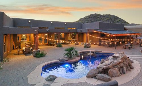 Quail Mountain Desert Resort: Heated Pool, Mt Vews, all BR's King & TV's, Hiking · Mesa