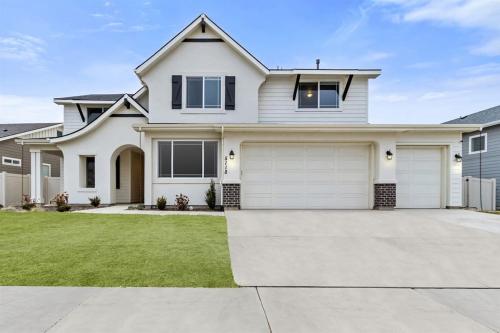 The Dream Home with 5 bedrooms in Meridian ID
