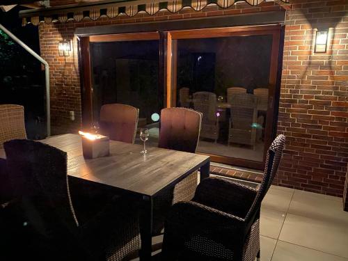 شرفة/ تراس, Ferienhaus FRIESENHERZ - Traum-Landhaus mit Sauna & Wallbox in Krummhorn