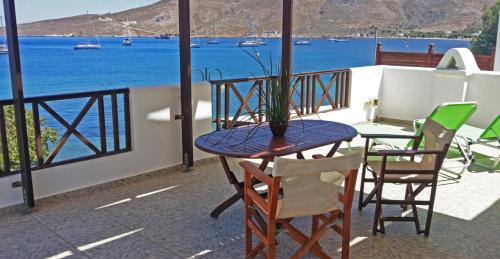 ANEMOESSA APTS in Tilos