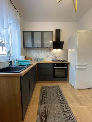 Konyha, Domek pod lipami in Dwikozy