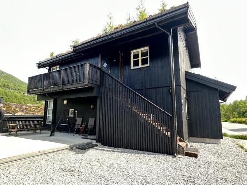 Lovise Mountain Apartment in Stranda