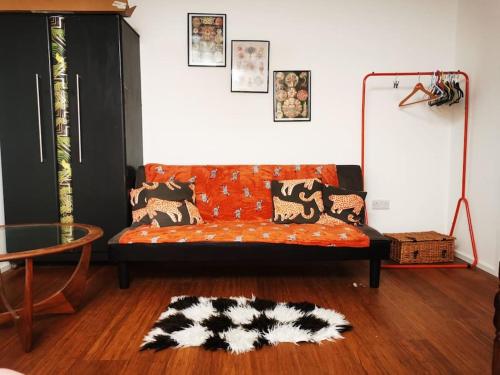 Bright, roomy, colourful flat in Brighton - Apartment - Brighton & Hove