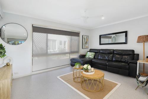 Mooloolaba Waterfront 4 bedroom Pet Friendly House