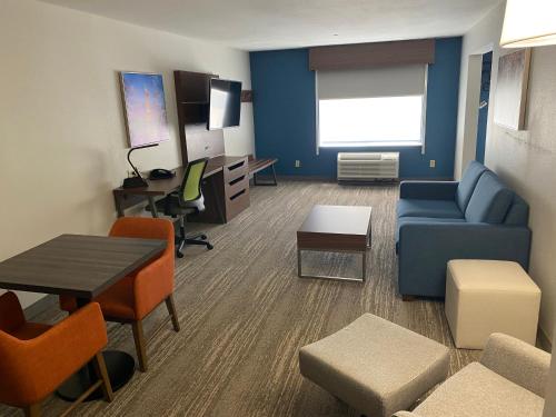 Wingate by Wyndham Lafayette Airport - image 6