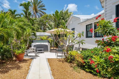 Garden of Roses - image 7