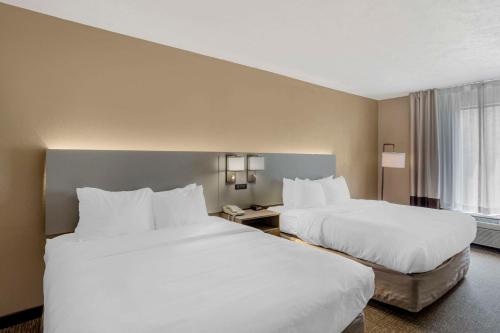 Queen Room with Two Queen Beds - Non-Smoking
