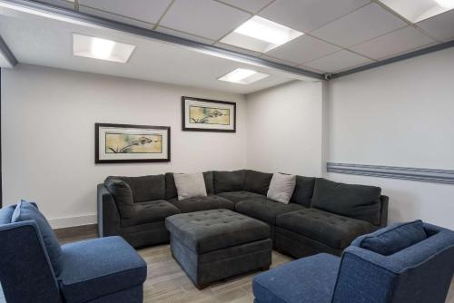 Clarion Inn & Suites Airport