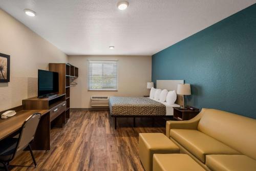 WoodSpring Suites West Palm Beach in West Palm Beach, USA
