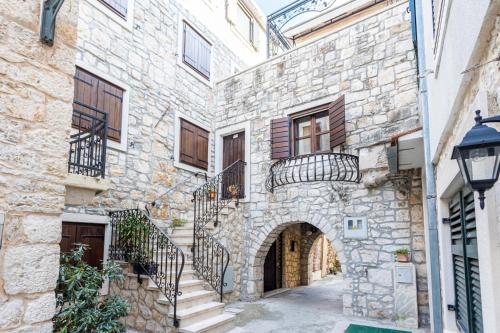 Stone House Srida